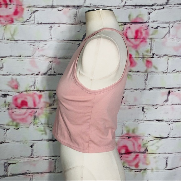 🔥5/25 sale🔥 KISS one halter tank top - Picture 4 of 8